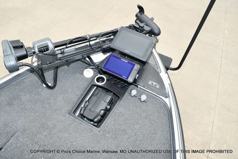 Slide: The Image of 2024 Nitro Z21 XL Pro boat console with electronics and controls. - 12