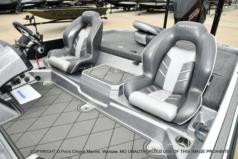 Slide: The Image of Interior of 2024 Nitro Z21 XL Pro boat with gray seats. - 17