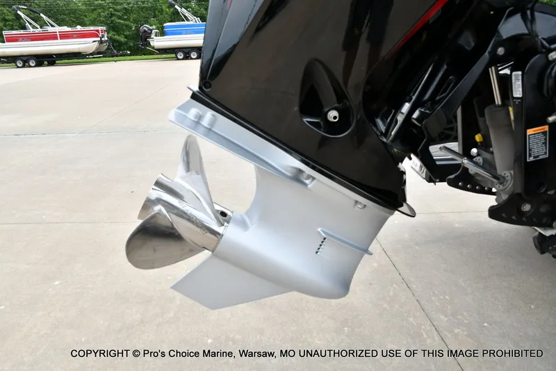 Slide: The Image of 2024 Nitro Z21 XL Pro outboard motor and propeller. - 23