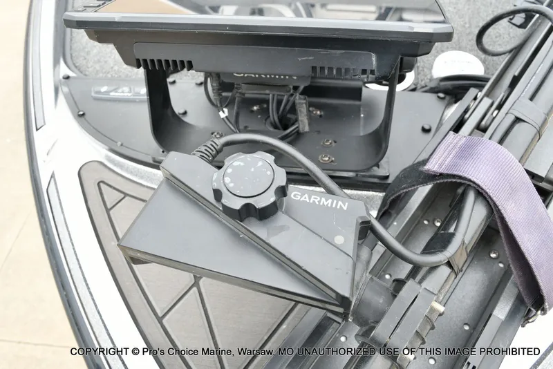 Slide: The Image of Garmin device mounted on 2024 Nitro Z21 XL Pro boat. - 30