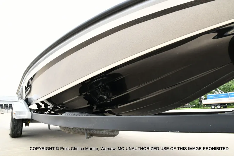 Slide: The Image of 2024 Nitro Z21 XL Pro boat on trailer, side view. - 34
