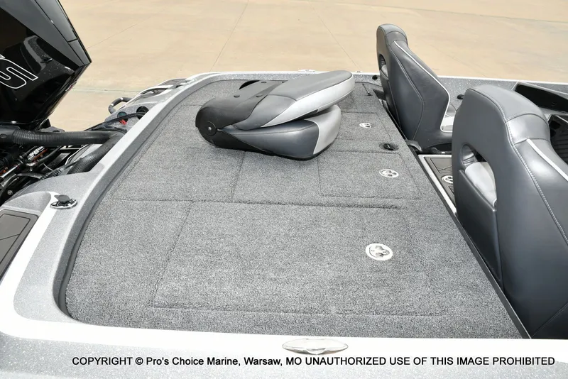 Slide: The Image of 2024 Nitro Z21 XL Pro boat interior with gray carpet. - 39