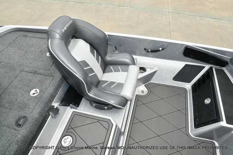 Slide: The Image of 2024 Nitro Z21 XL Pro boat seat and deck details. - 49