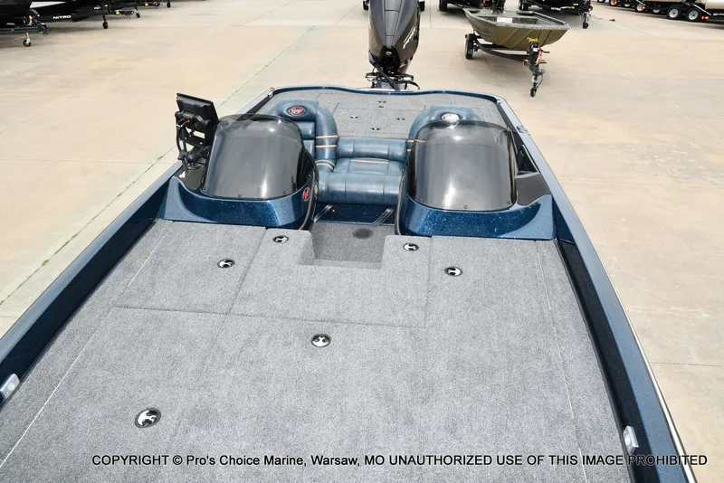 Slide: The Image of 2002 Ranger 522vx boat with 250HP Pro-XS 4 Stroke engine. - 10