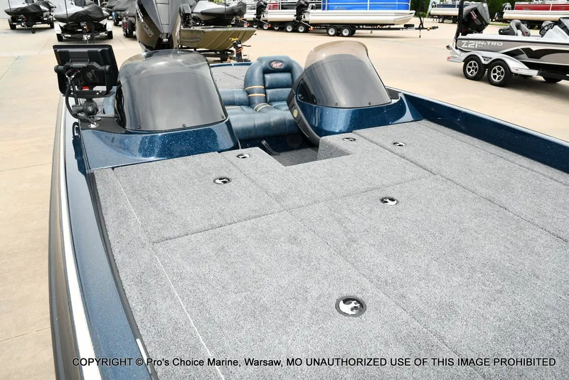 Slide: The Image of 2002 Ranger 522vx boat with 250HP Pro-XS 4 Stroke engine. - 12