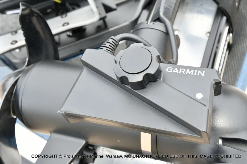 Slide: The Image of Garmin device on Ranger 522vx boat motor, year 2002. - 20