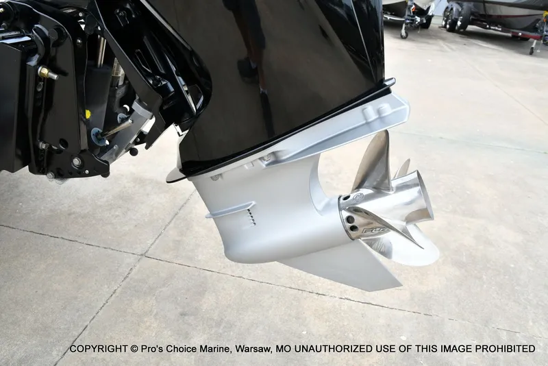 Slide: The Image of Ranger 522vx boat motor with 250HP Pro-XS 4 Stroke, year 2002. - 31