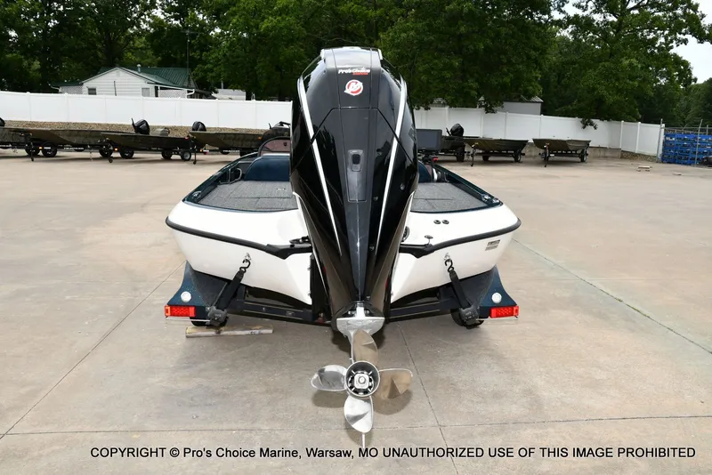 Slide: The Image of Ranger 522vx boat with 250HP Pro-XS engine, year 2002, on a trailer. - 34