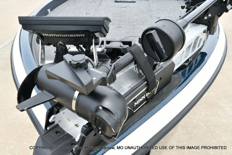 Slide: The Image of Ranger 522vx boat with Minn Kota and Humminbird equipment, year 2002. - 38
