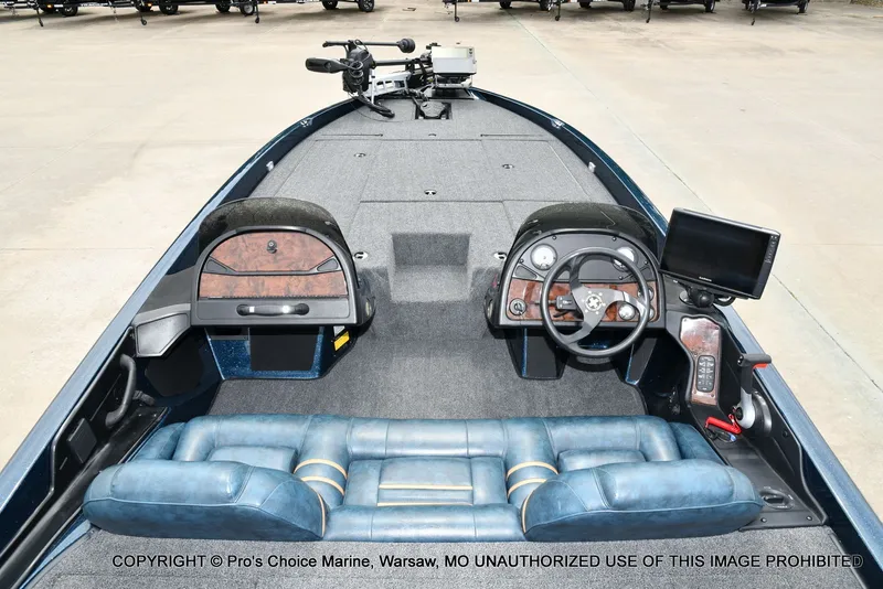 Slide: The Image of Ranger 522vx w/250HP Pro-XS 4 Stroke 2002 - 52