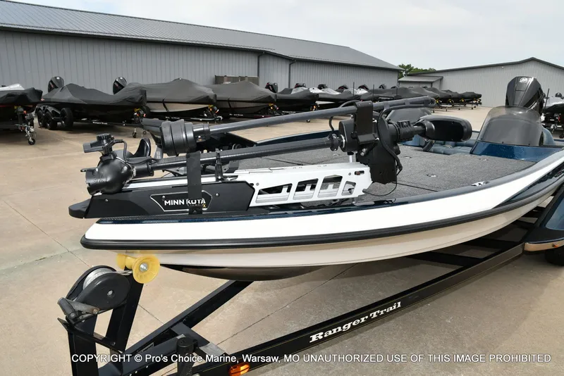 Slide: The Image of Ranger 522vx boat with Minn Kota motor, 2002 model, on trailer. - 6