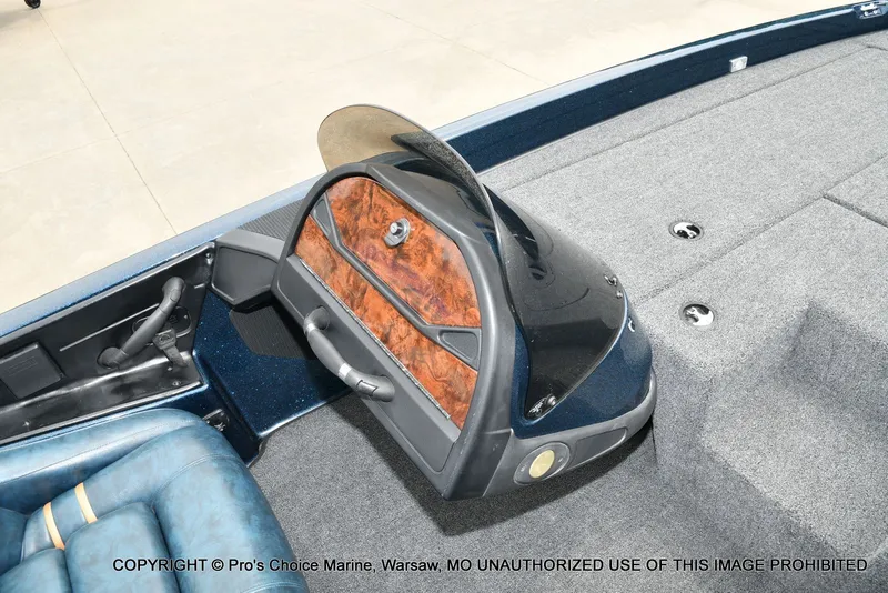Slide: The Image of Ranger 522vx w/250HP Pro-XS 4 Stroke 2002 - 60