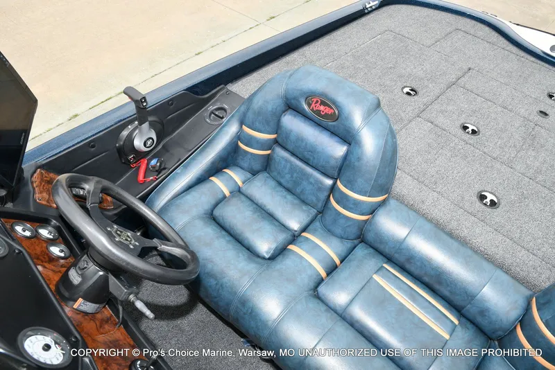 Slide: The Image of Ranger 522vx w/250HP Pro-XS 4 Stroke 2002 - 65