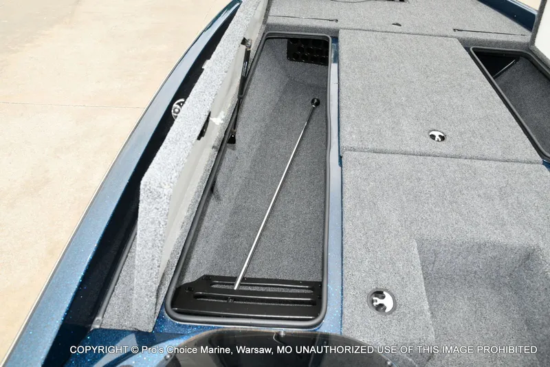 Slide: The Image of Ranger 522vx w/250HP Pro-XS 4 Stroke 2002 - 73