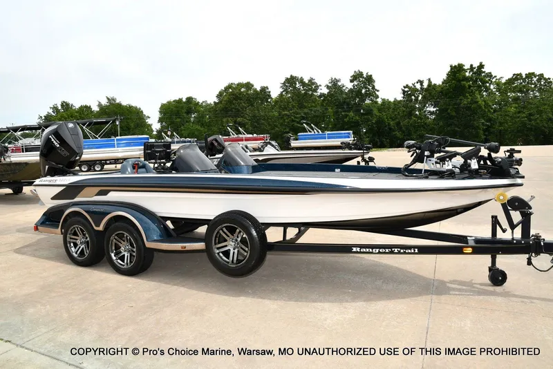 Slide: The Image of Ranger 522vx w/250HP Pro-XS 4 Stroke 2002 - 87