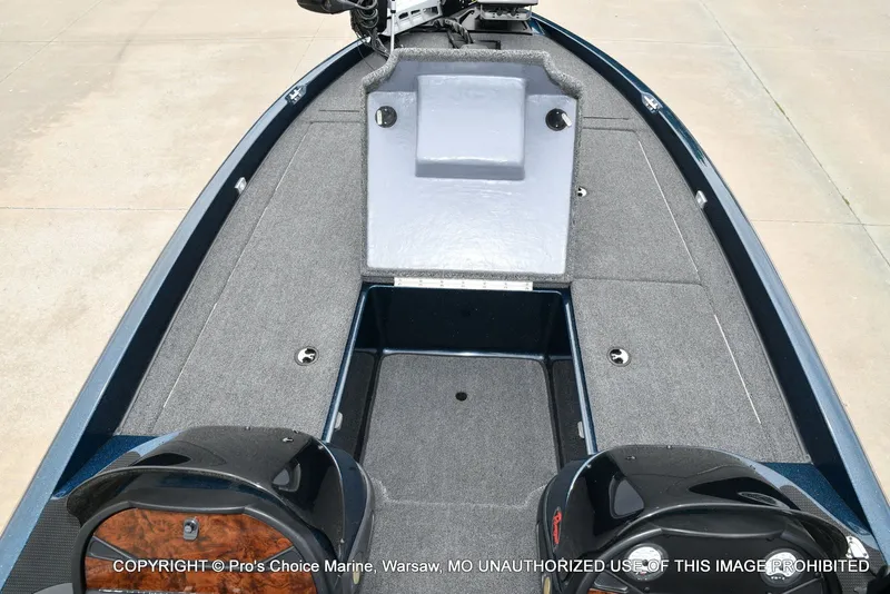 Slide: The Image of Ranger 522vx w/250HP Pro-XS 4 Stroke 2002 - 90