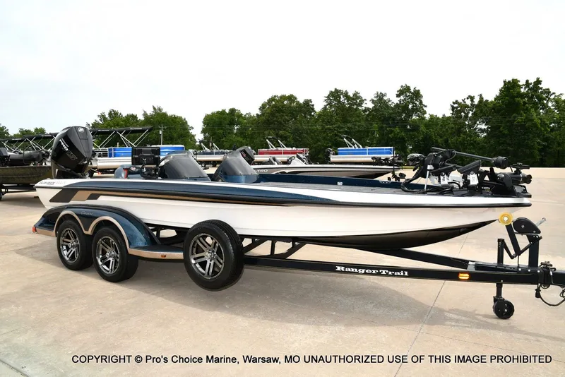 Slide: The Image of Ranger 522vx w/250HP Pro-XS 4 Stroke 2002 - 92