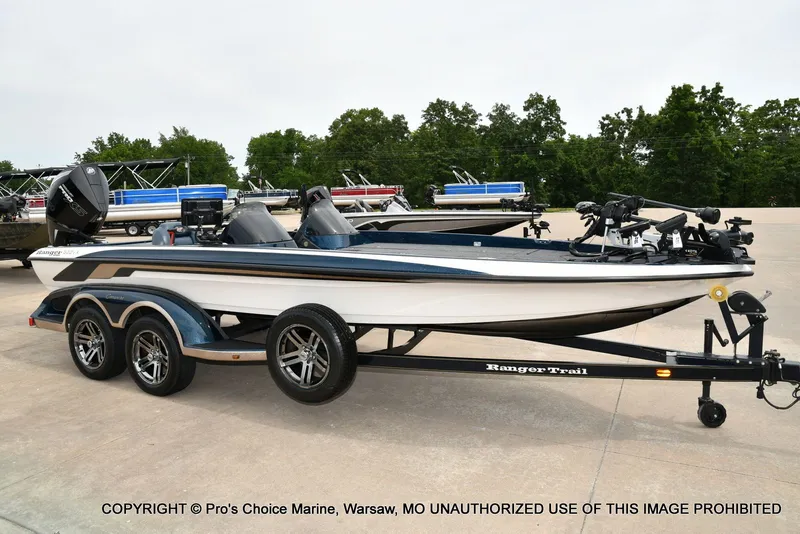 Slide: The Image of Ranger 522vx w/250HP Pro-XS 4 Stroke 2002 - 95