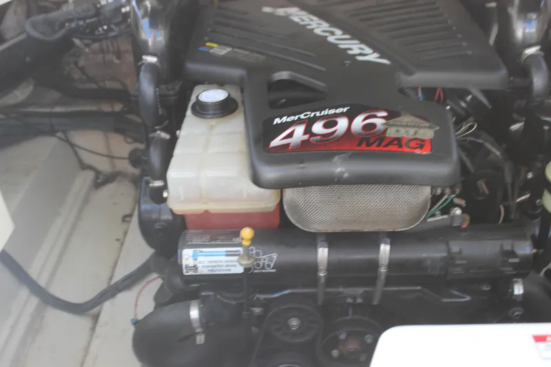 Slide: The Image of MerCruiser 496 MAG engine in 2007 Sea Ray 270 Sundeck boat. - 17