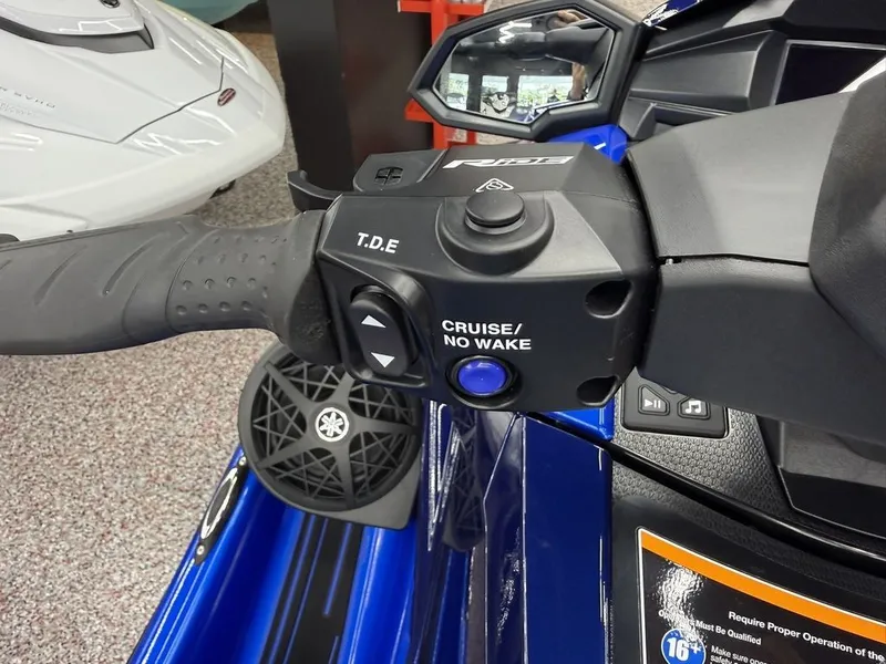 Slide: The Image of Yamaha WaveRunners VX1050AC 2026 control with Cruise/No Wake feature. - 13