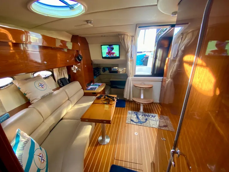 Slide: The Image of Interior of 2009 Regal Commodore 3760 IO yacht. - 19