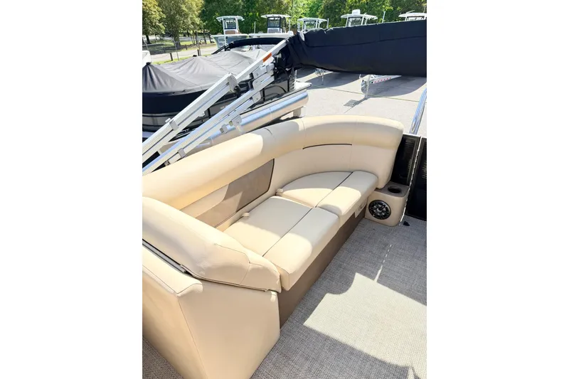 Slide: The Image of Luxurious seating on 2021 Crest Classic DLX 220 SLC pontoon boat. - 16