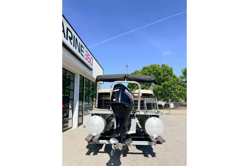 Slide: The Image of 2021 Crest Classic DLX 220 SLC pontoon boat with Suzuki outboard motor at Marine 360. - 3