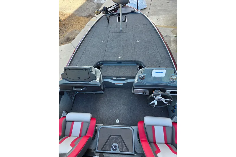 Slide: The Image of 2026 Nitro Z20 XL boat interior with dual seats and advanced dashboard. - 6
