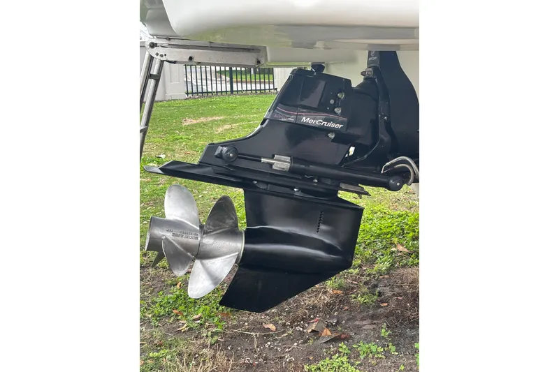Slide: The Image of 2008 Mercruiser Bravo III Stern Drive - 9