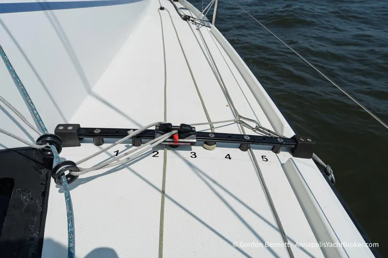 Slide: The Image of Deck view of 2020 Jeanneau Sun Fast 3300 sailboat with rigging details. - 23