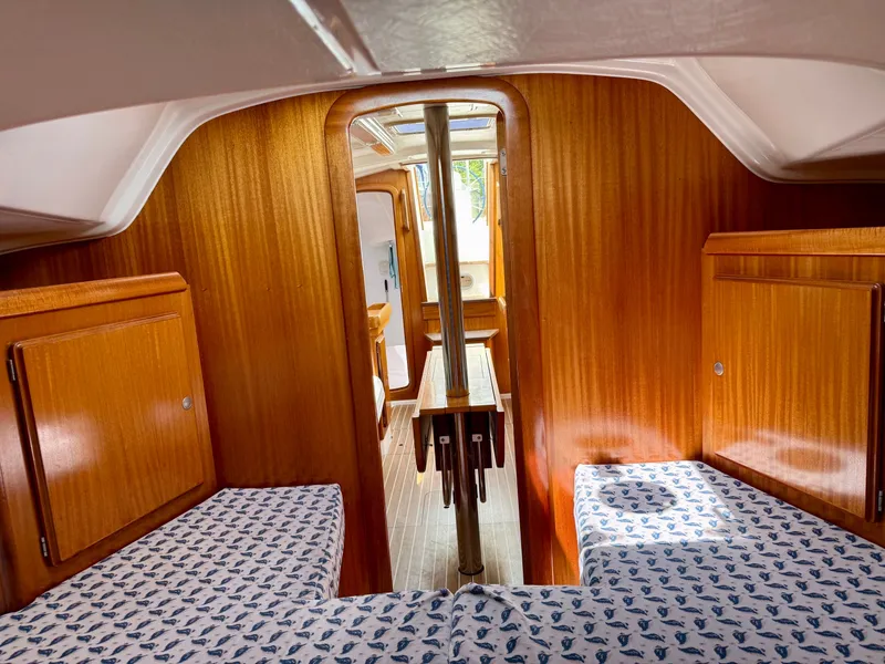Slide: The Image of Interior of 2000 Dufour 32 Classic yacht. - 17
