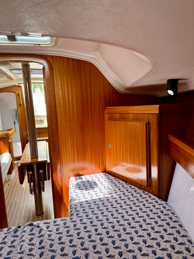 Slide: The Image of Interior of a 2000 Dufour 32 Classic yacht. - 19