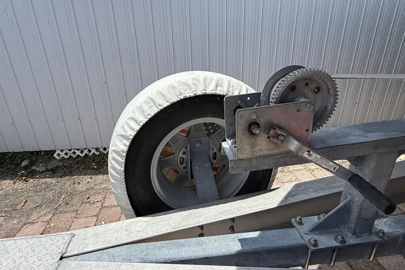 Slide: The Image of Trailer wheel with cover and winch mechanism, Blackwood 27, 2015 model. - 25