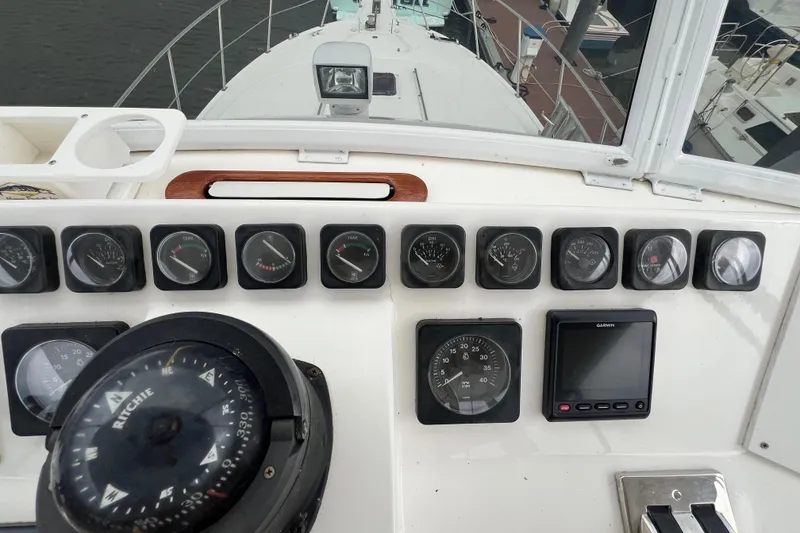 Slide: The Image of Hyatt 51 Aft Cabin Motor Yacht 1998 - 50