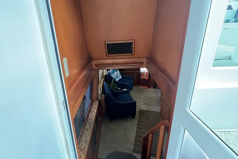 Slide: The Image of Hyatt 51 Aft Cabin Motor Yacht 1998 - 86