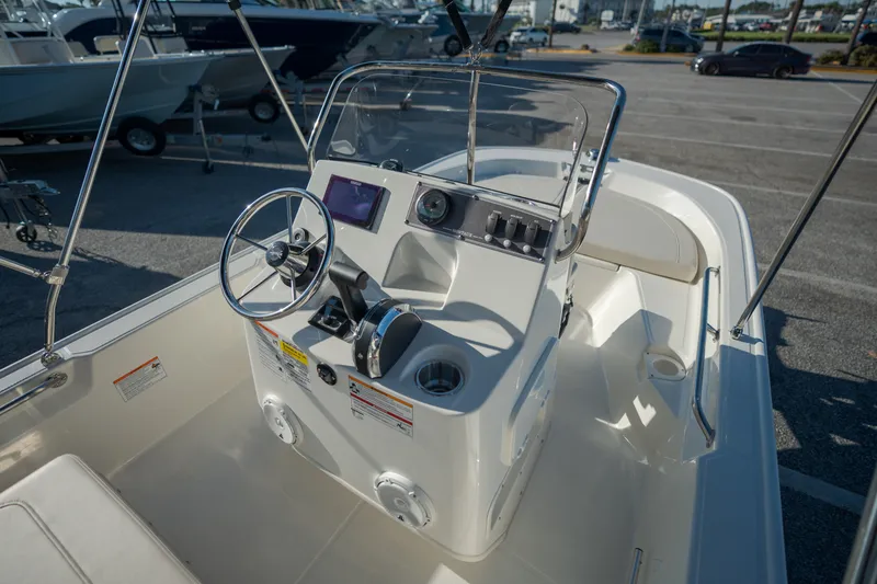 Slide: The Image of Boston Whaler 150 Montauk 2027 - 14