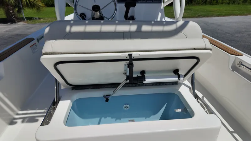 Slide: The Image of Boston Whaler 190 Montauk 2027 - 8