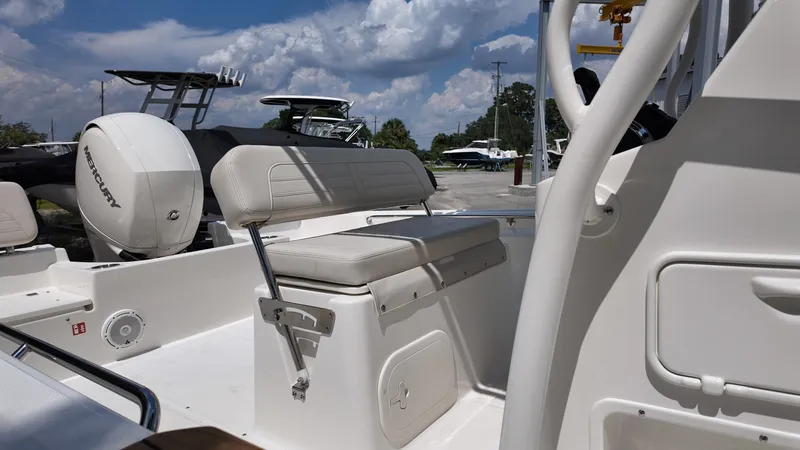 Slide: The Image of Boston Whaler 190 Montauk 2027 - 6