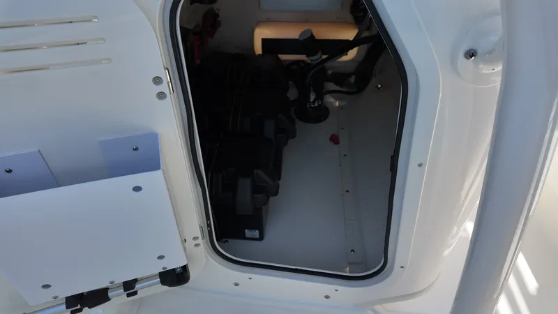 Slide: The Image of Boston Whaler 190 Montauk 2027 - 11