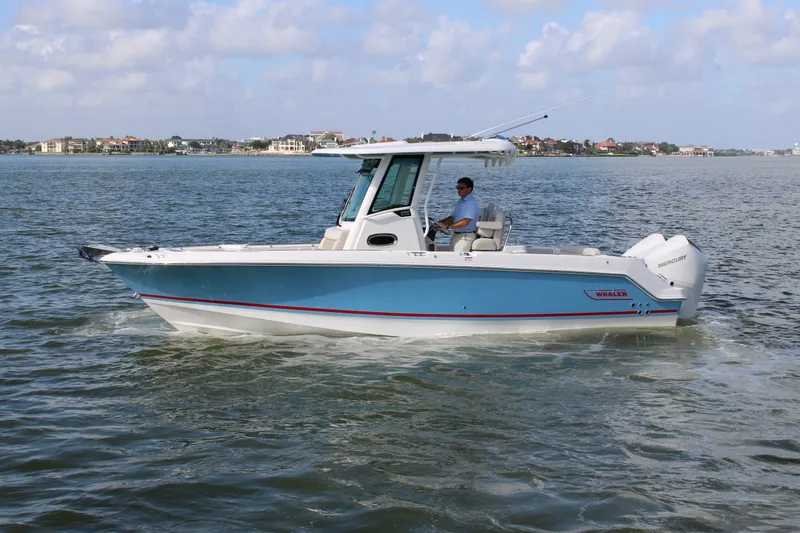 Slide: The Image of Boston Whaler 250 Outrage 2027 - 8