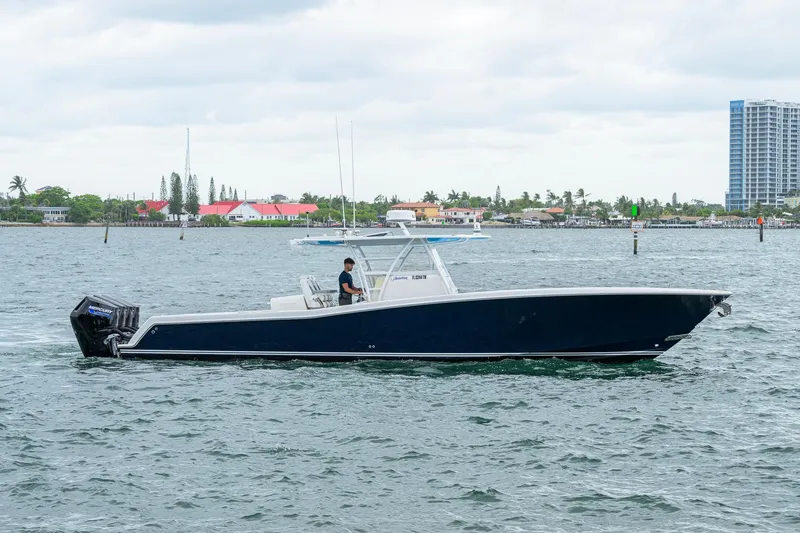 The Image of Invincible 42 Open Fisherman 2019 - undefined