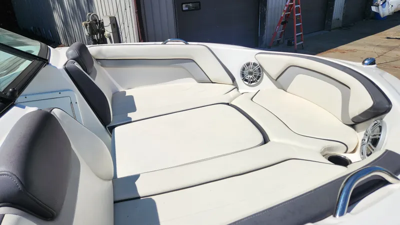 Slide: The Image of Interior of a 2016 Yamaha AR192 boat with white seating. - 39