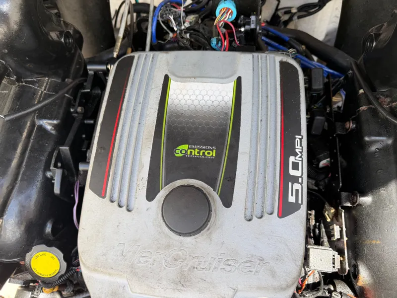 Slide: The Image of MerCruiser 5.0 MPI engine in 2011 Sea Ray 240 Sundancer. - 49