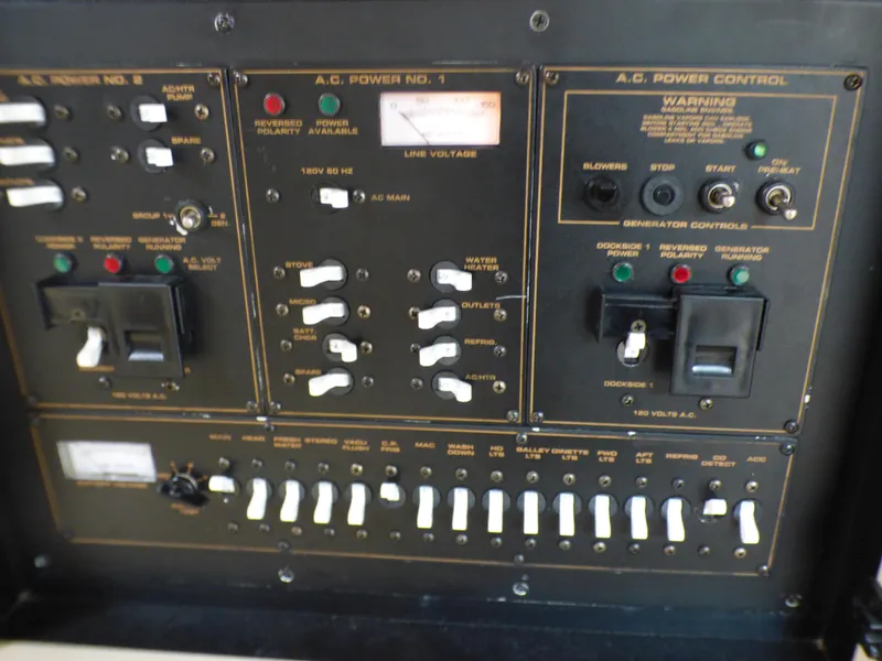 Slide: The Image of Control panel of the 2001 Cruisers Yachts 340 Express. - 47