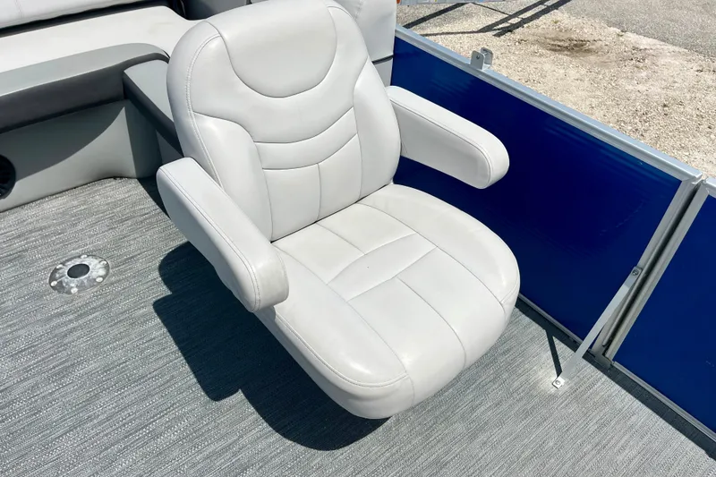 Slide: The Image of White captain's chair on 2024 Godfrey Sweetwater 2286 SFL boat deck. - 14