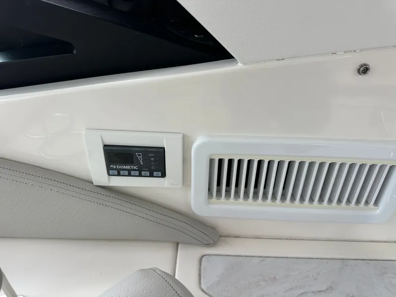 Slide: The Image of Sea Ray Sundancer 320 Outboard 2022 - 26