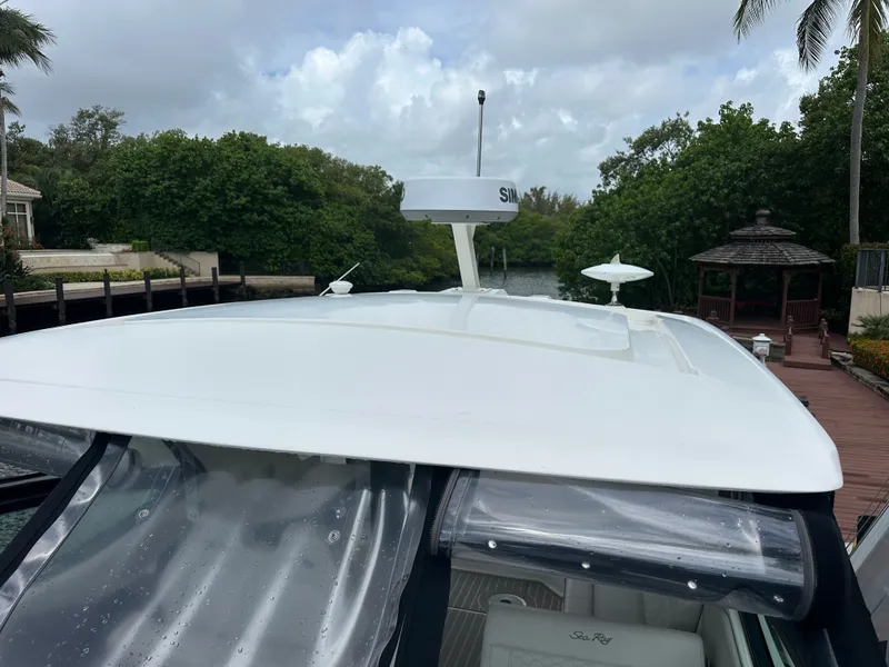 Slide: The Image of Sea Ray Sundancer 320 Outboard 2022 - 39