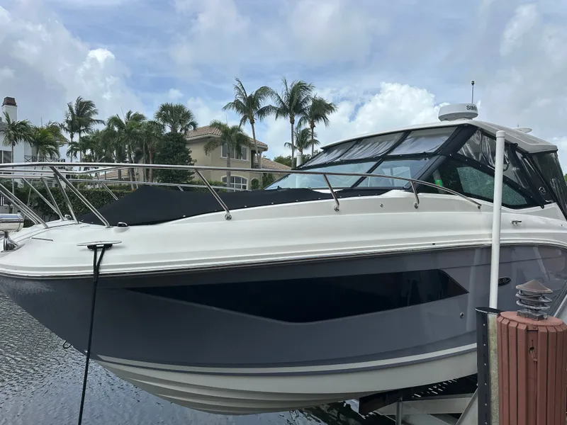 Slide: The Image of Sea Ray Sundancer 320 Outboard 2022 - 48