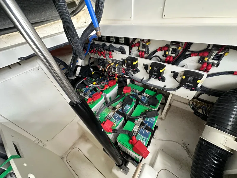 Slide: The Image of Sea Ray Sundancer 320 Outboard 2022 - 7
