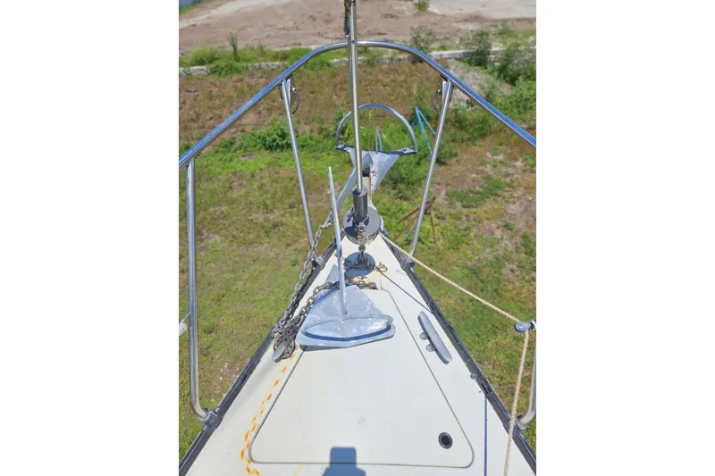 Slide: The Image of Bow view of 1986 C & C 29 SL sailboat with anchor and chain. - 2